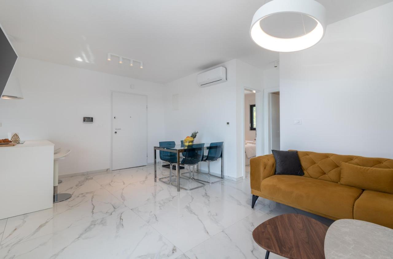 Lavender Tree - Luxury Apartment Trogir